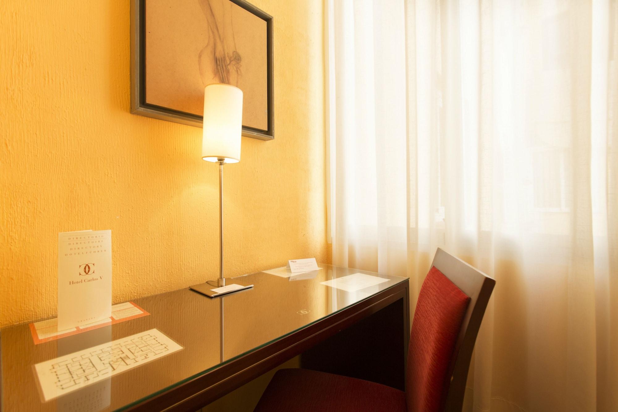 Hotel Carlos V *