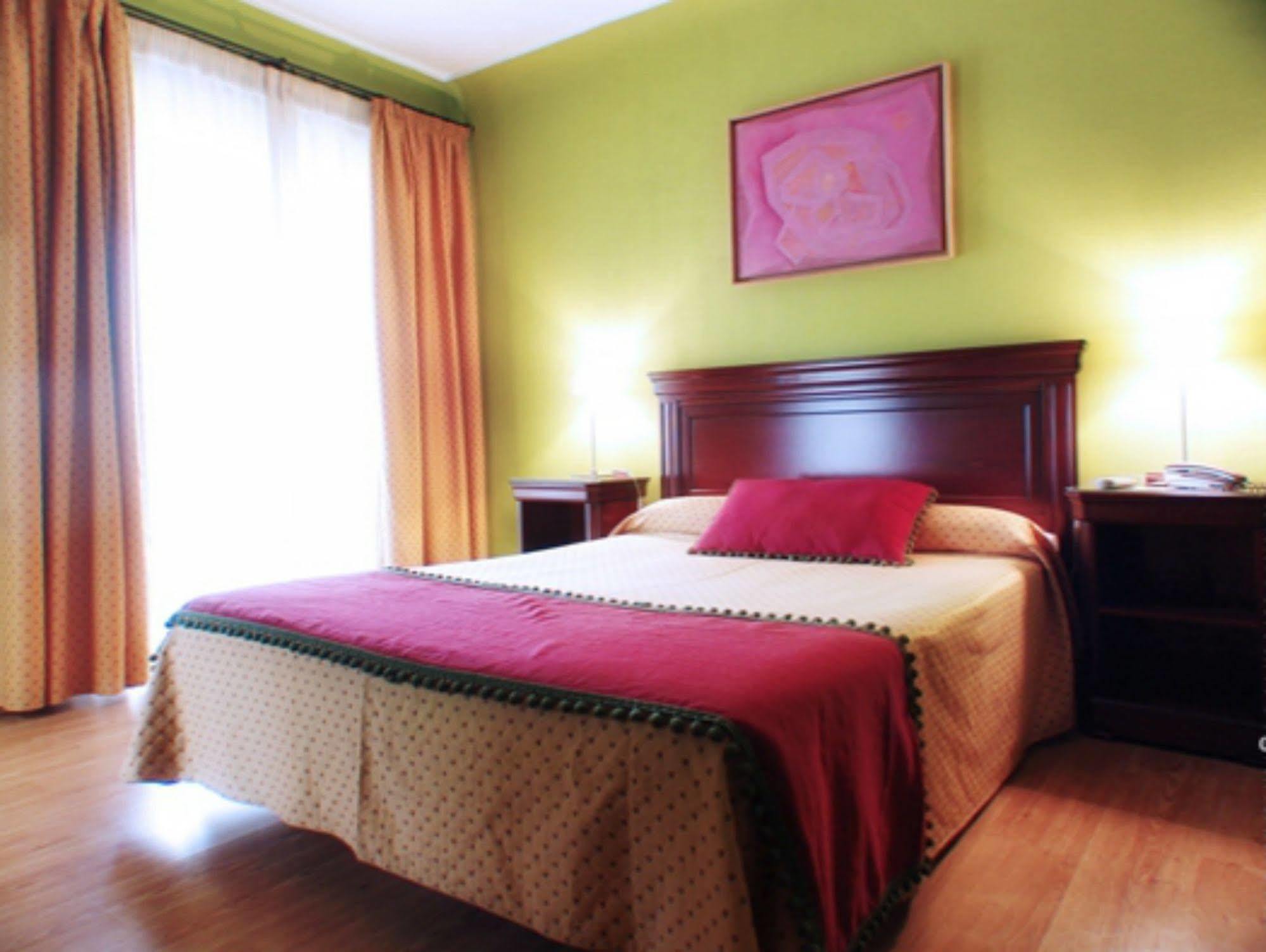Carlos V Hotel